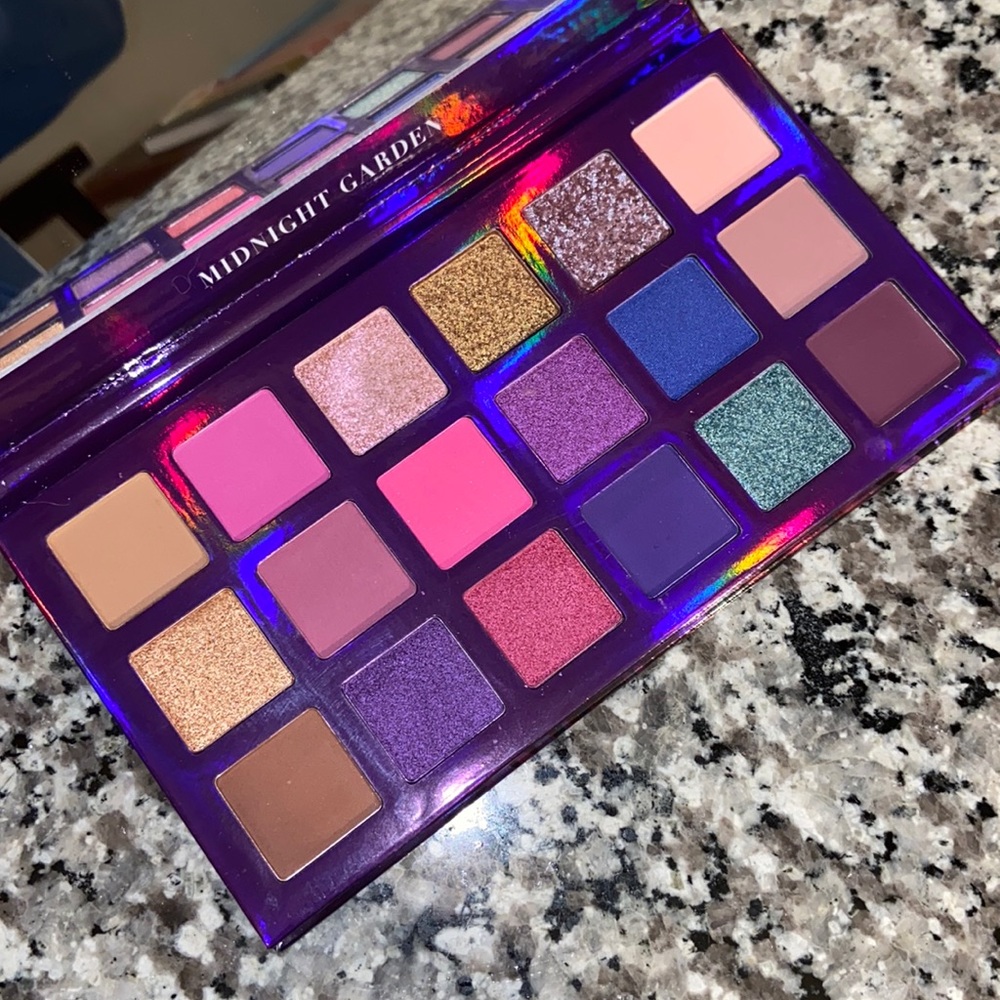 Kara Beauty Midnight Garden Palette